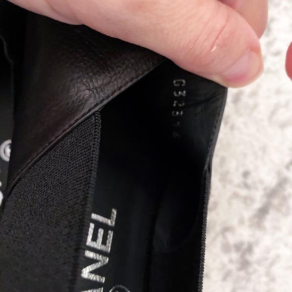 🎉SOLD Chanel 17K flower leather CC loafers flats - Picture 6 of 9